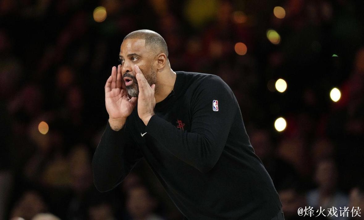 乌度卡:多年来最差裁判表现,主裁判如同追星 乌度卡:多年来最差裁判表现,主裁判如同追星