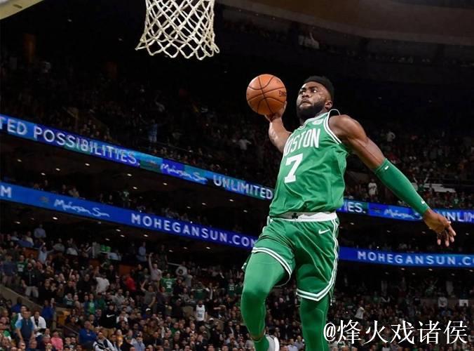高效得分却失准，布朗罚球失常致逆转，五年2.85亿合同是否值得？